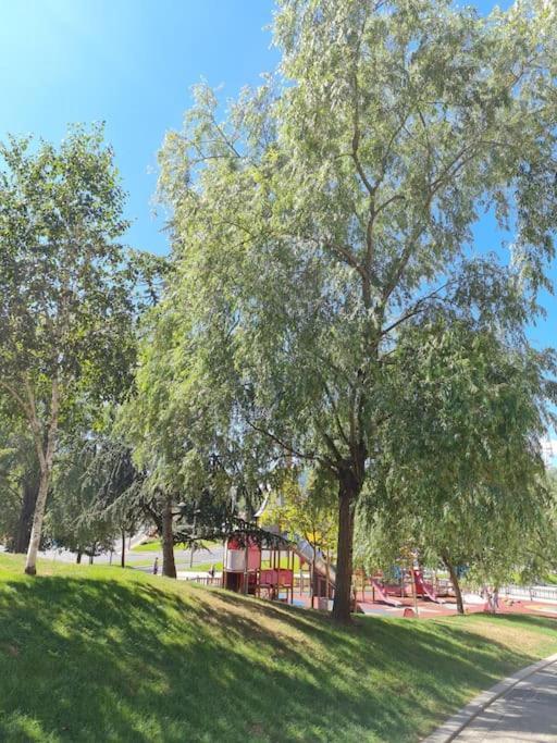 La Casita Verde. Metro Cerca Del Casco Viejo Bilbao Eksteriør billede